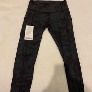Fast & Free 25” High rise camo size 8 lululemon